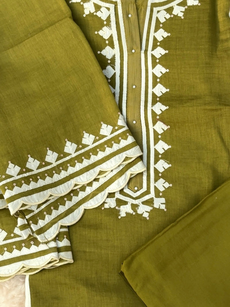 Aabroo Pure Mul Chanderi Embroidered Kurta Set with Dupatta