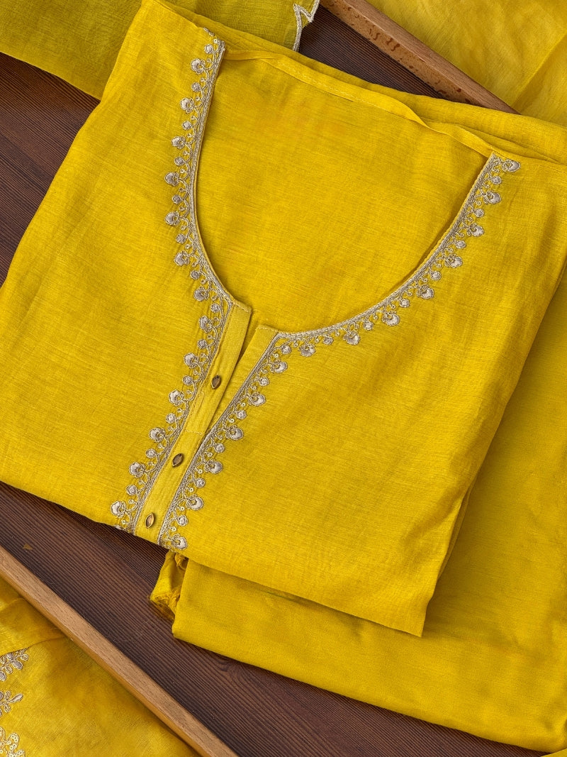 Eshna Pure Mul Chanderi Embroidered Kurta Set with Dupatta