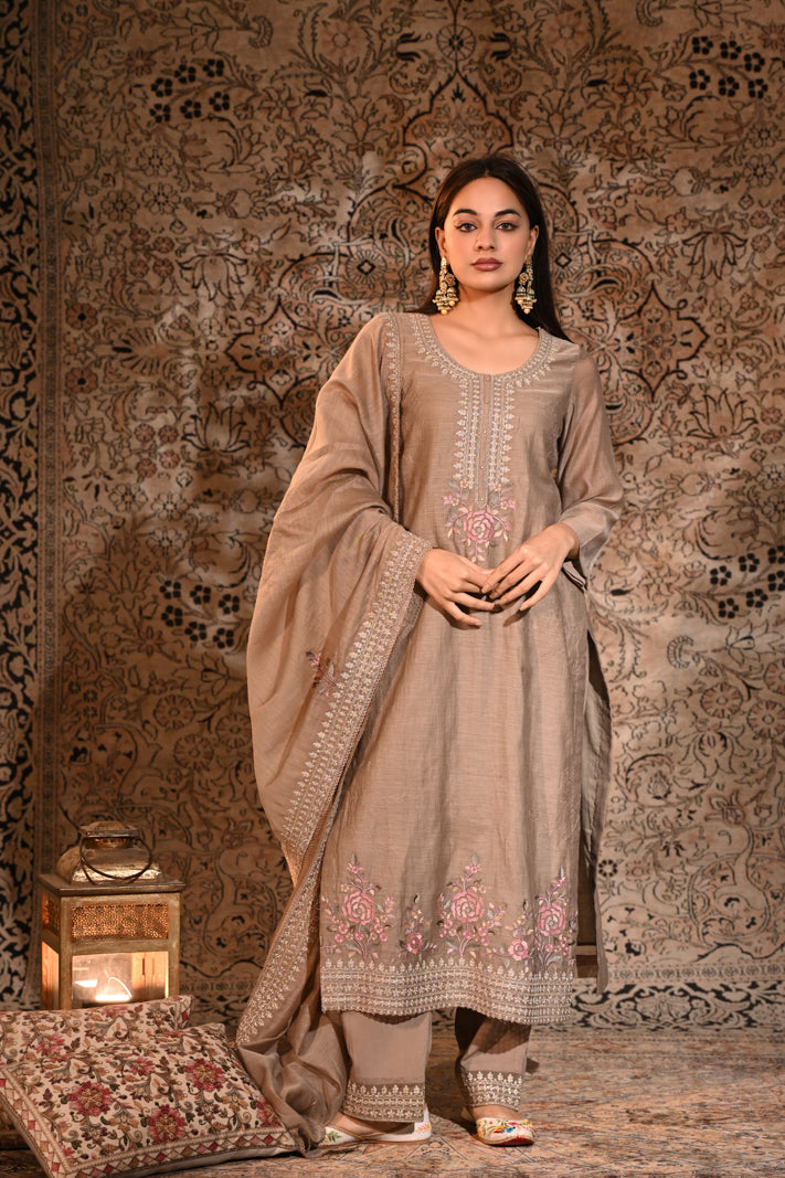 Rosé Dune Embroidered Suit Set