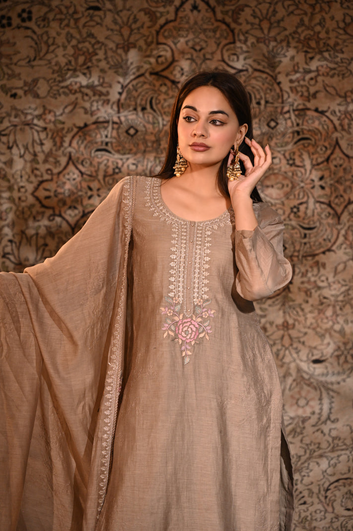 Rosé Dune Embroidered Suit Set