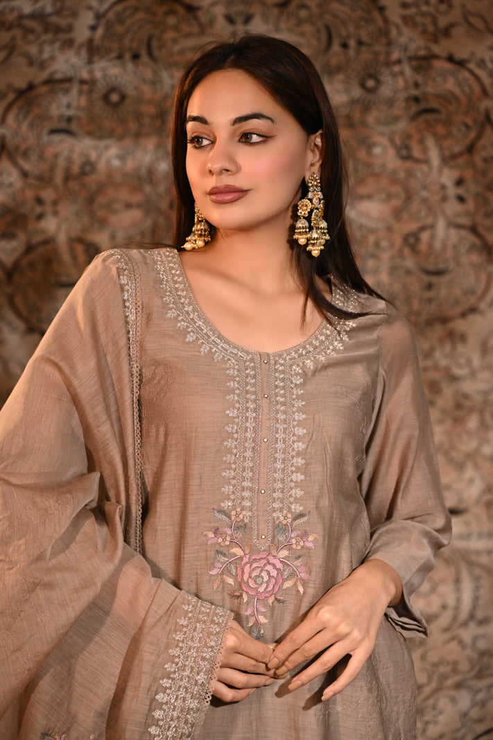 Rosé Dune Embroidered Suit Set