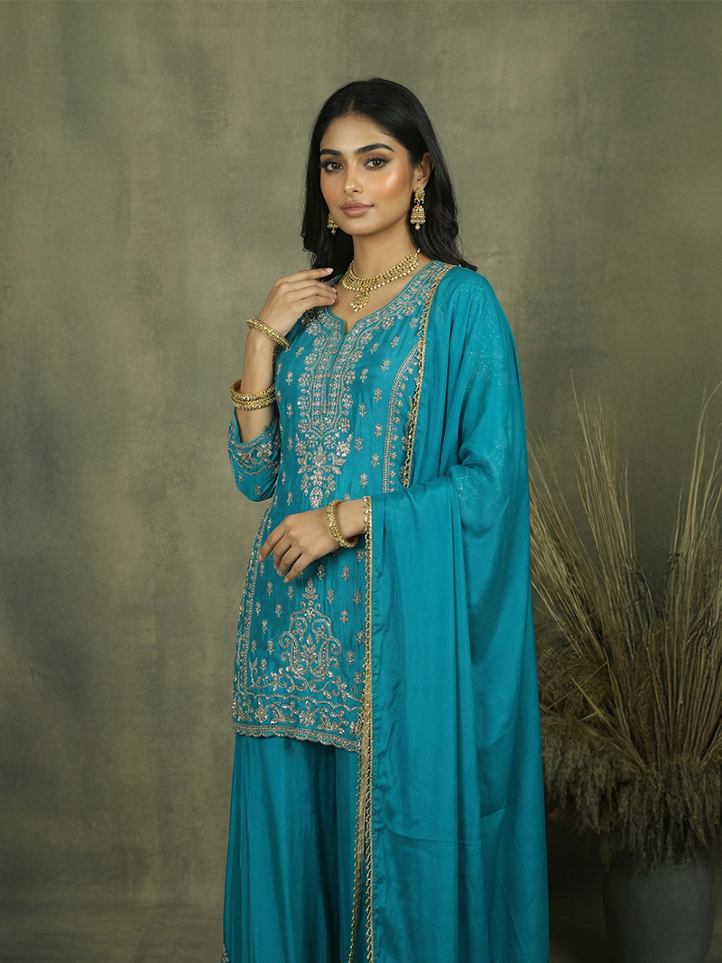 THE LAASYA CHINON HERITAGE SET