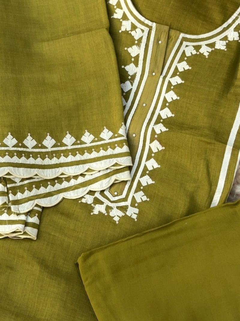 Aabroo Pure Mul Chanderi Embroidered Kurta Set with Dupatta
