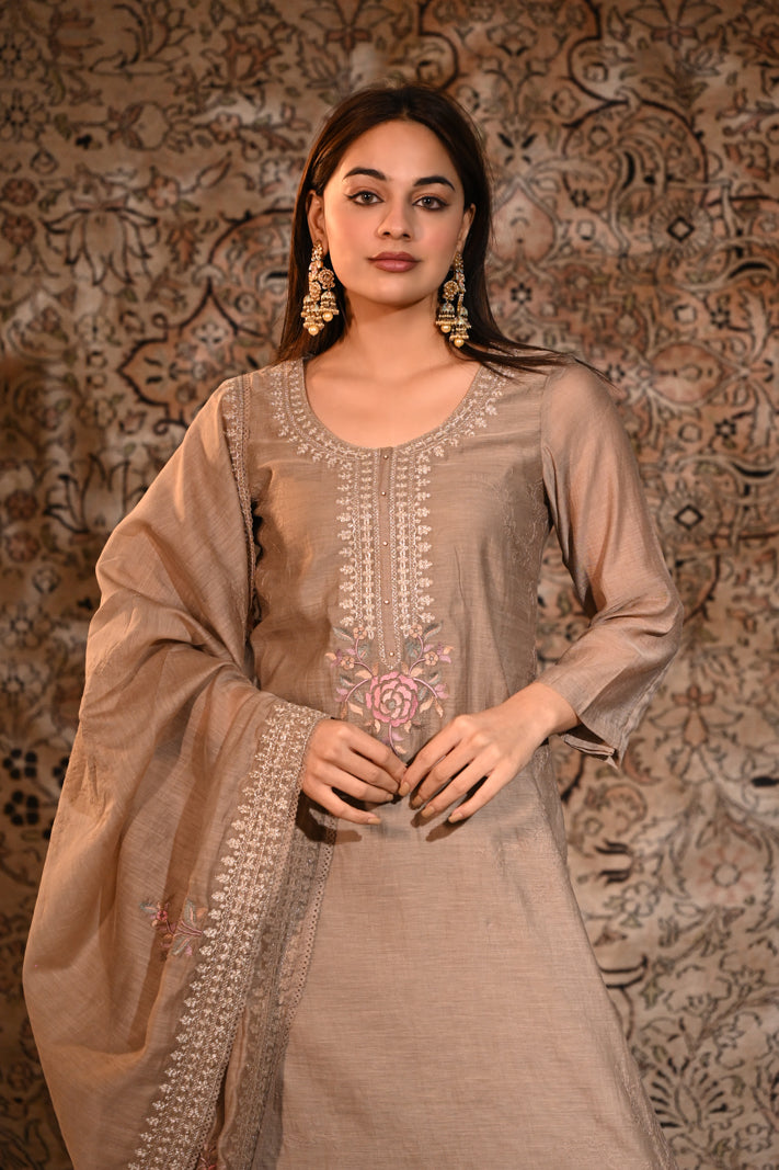 Rosé Dune Embroidered Suit Set