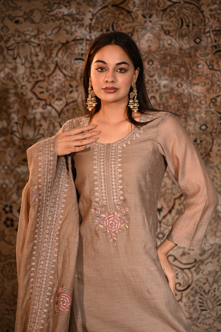 Rosé Dune Embroidered Suit Set